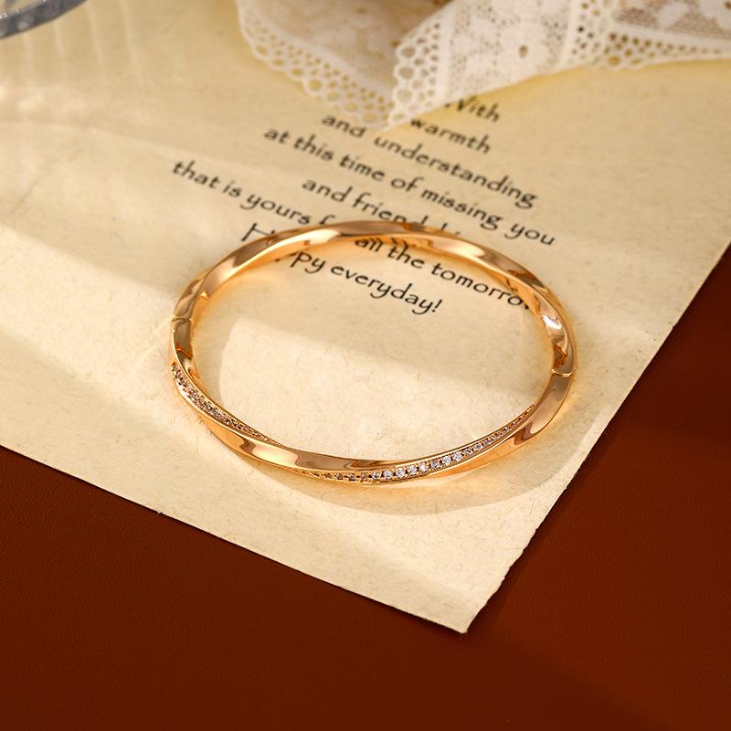 Real gold electroplated champagne gold fashion simple Mobius ring bracelet women ins style light luxury high-end jewelry