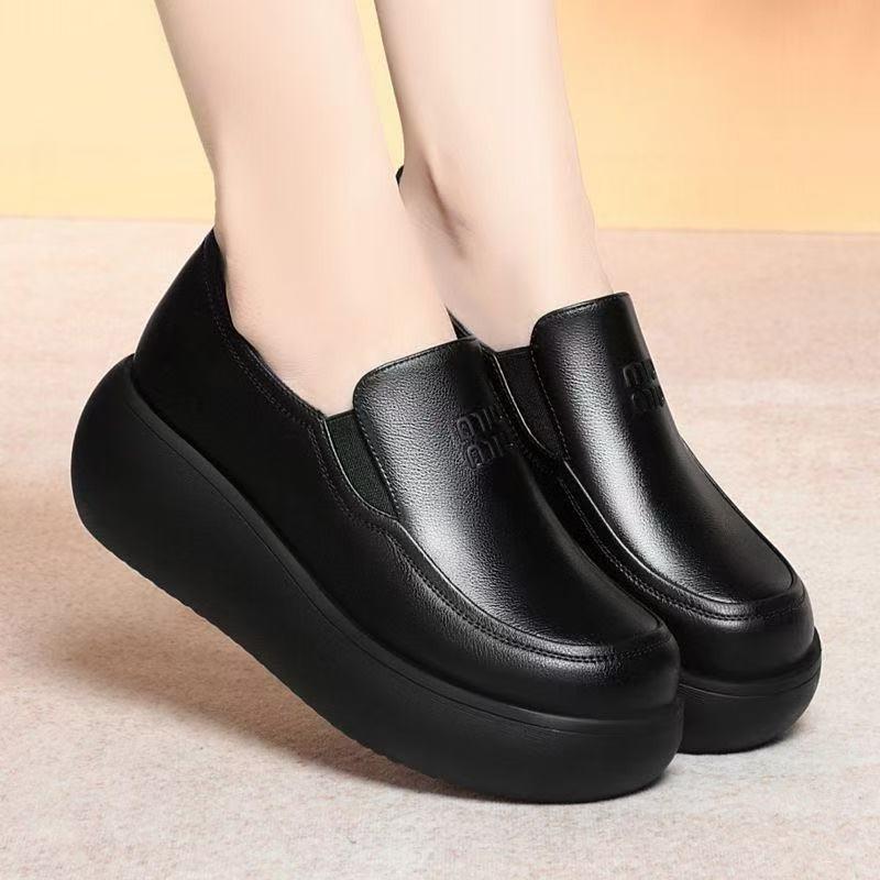 Round head platform loafers women's spring new retro muffin shoes soft leather not tired feet comfortable mother deep mouth shoes