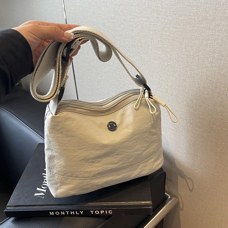 

2024 Trendy Nylon Waterproof Multi-layer Casual Crossbody Bag бежевий