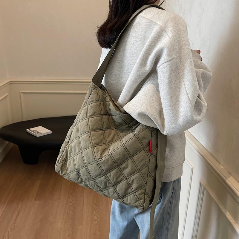 

Simple Commuter Women S Bag Autumn And Winter Large-Capacity Messenger Bag Student Backpack Bucket Bag Shoulder Bag