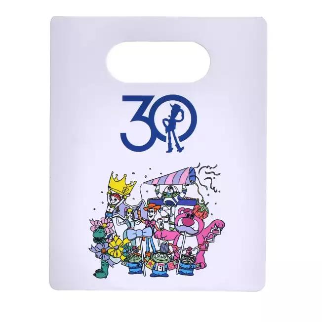 Disney Can Badge Rosette with Chain Little Green Men ( TOYSTORY 30th ) NEW