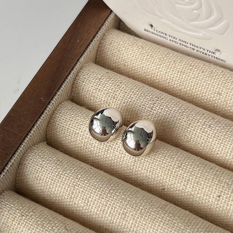 Gold Ring Earrings Women's Ear Buckles Light Luxury High-end Earrings Autumn and Winter Ring Earrings