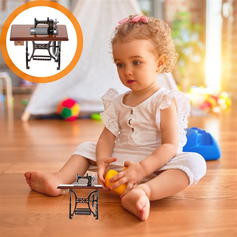1Pc Vintage Miniature Sewing Machine Wooden Alloy Material Dollhouse Accessory 1 12 Scale Model House Decoration Mini Furniture
