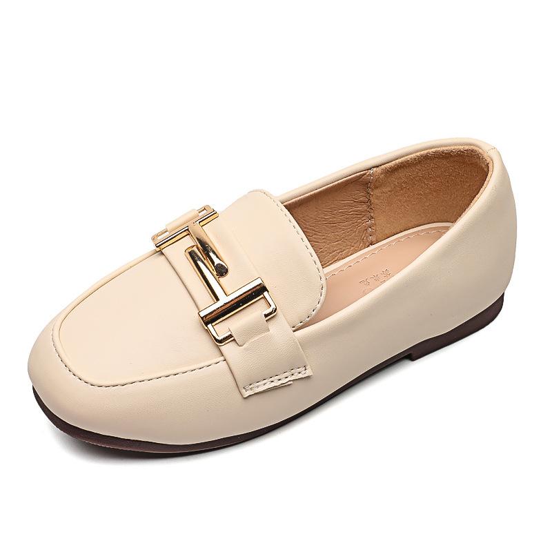 Neue Kinder-Einzelschuhe mit weicher Sohle