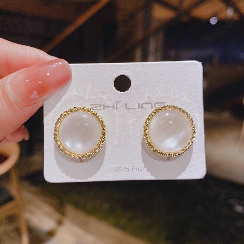 Korean Style Elegant Cat's Eye Stone Stud Earrings In 925 Sterling Silver