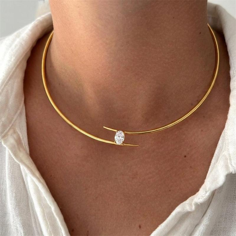 Minimalist Gold Color Teardrop Rhinestone Choker Necklace for Women Open Collar Alloy Torque Necklace Elegant Party Jewelry Gift