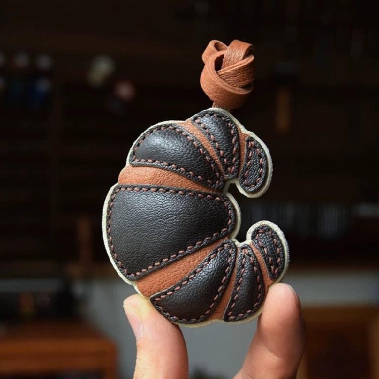 Sophisticated Leather Croissant Keychain Accessory Realistic Food Themed Keyring Handmade Key Chain Charm for Women