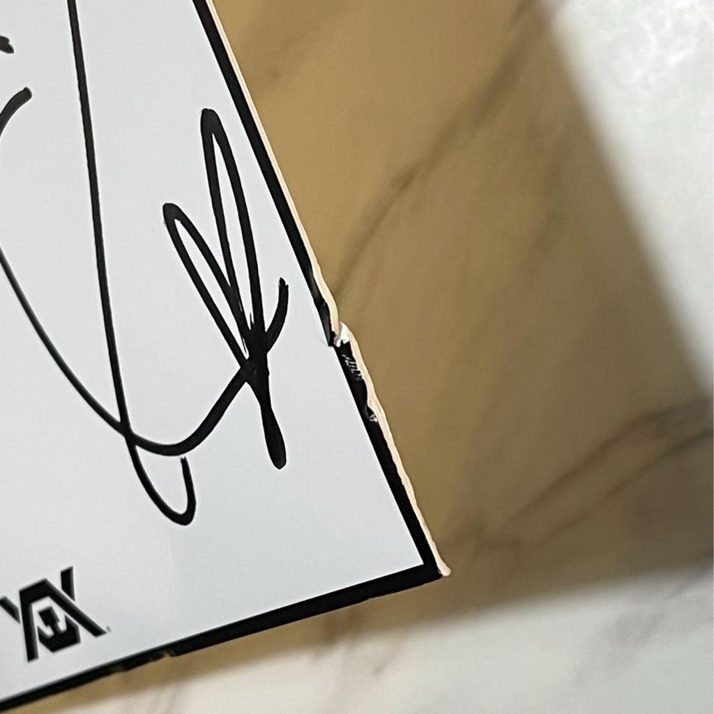 [USED] Rare BLACKPINK members autographed colored paper