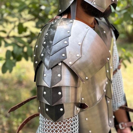 Dark Steel Knight Full Body Armor  Dreki Warrior Cosplay Set Medieval LARP Suit with Helmet, Cuirass  Greaves