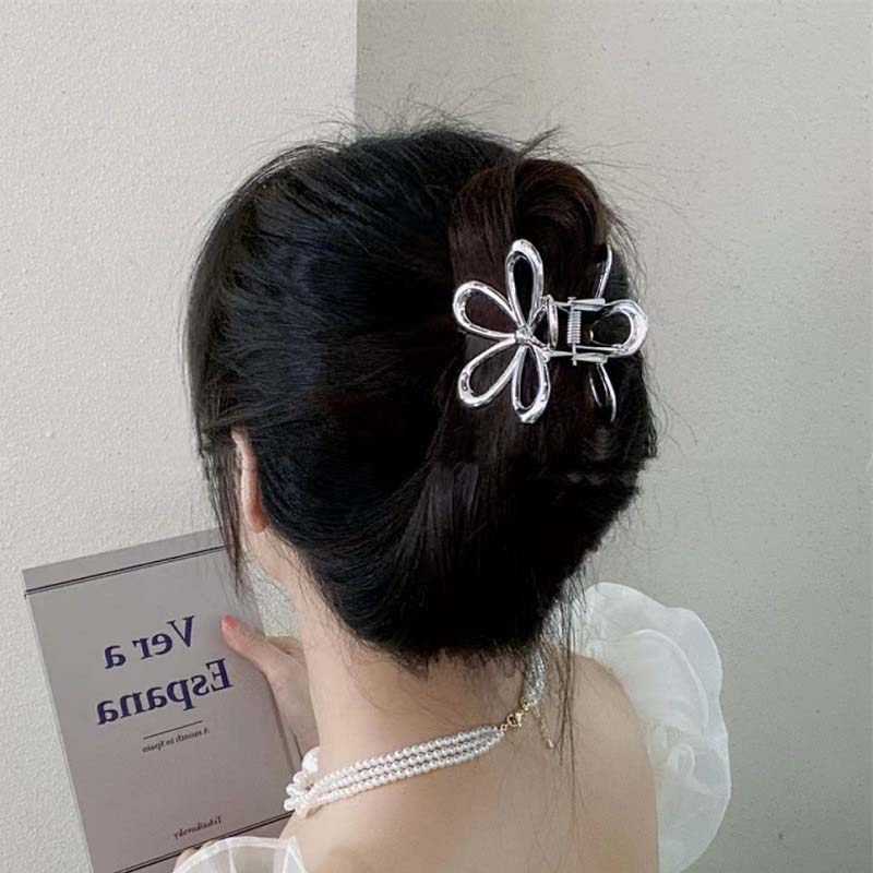 Metal Gold Silver Hollow Flower Hair Claw for Women Girls Hair Crab Clamps Ponytail Shark Clip Headdress Hair Style Accessories