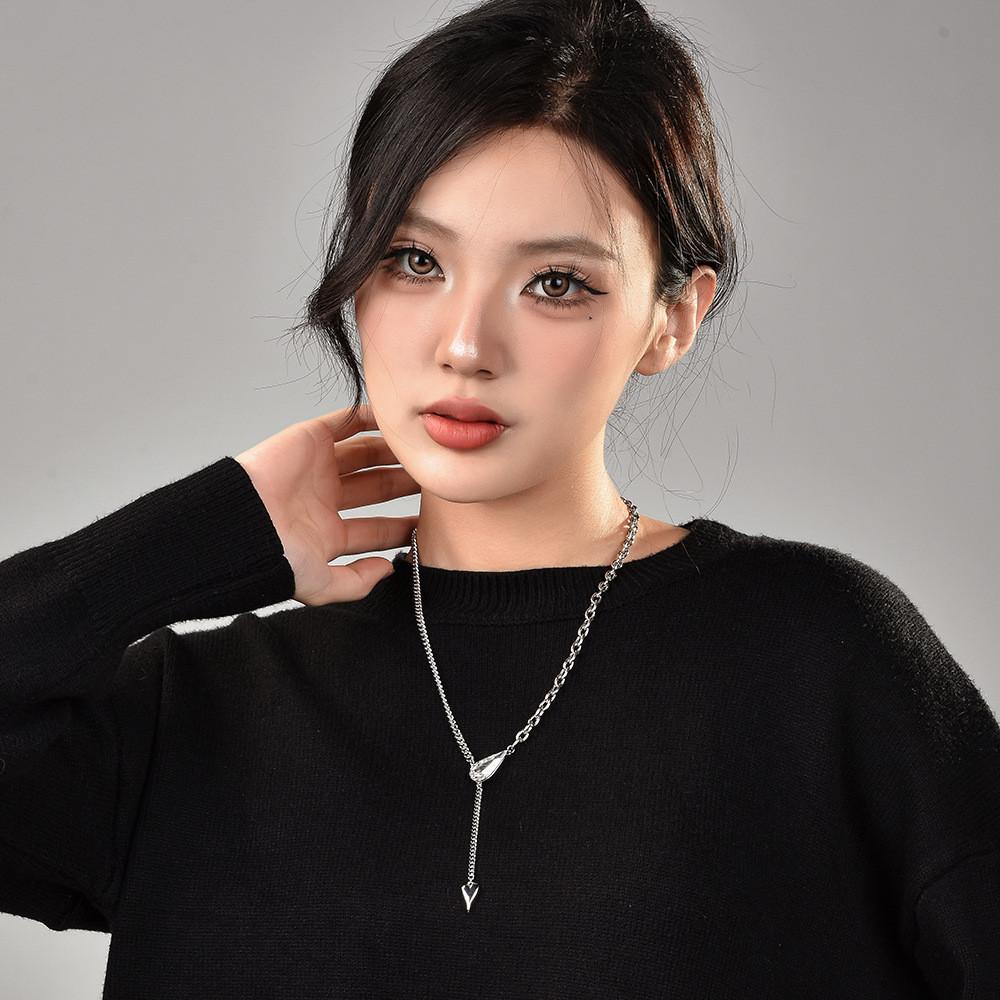 Elegant Water Drop Crystal Chain Necklace For Women Versatile Stylish Jewelry Piece