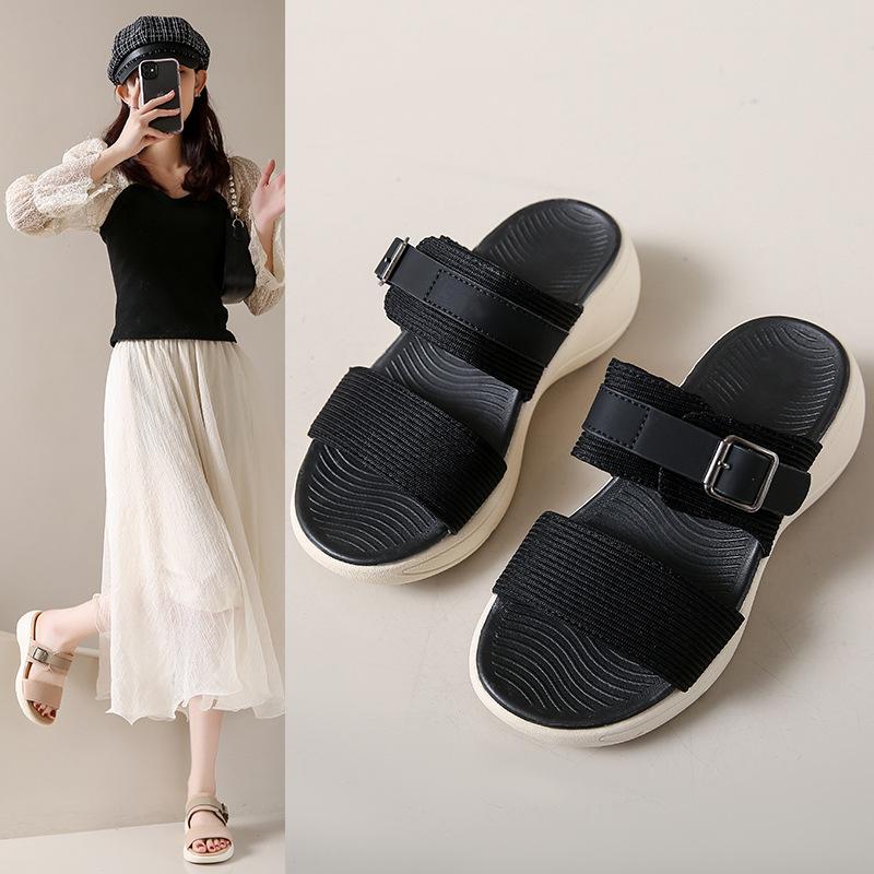 New thick-bottomed, light, non-slip and comfortable, casual sports one-word slippers, beach towels, large-size women's towels are durable.