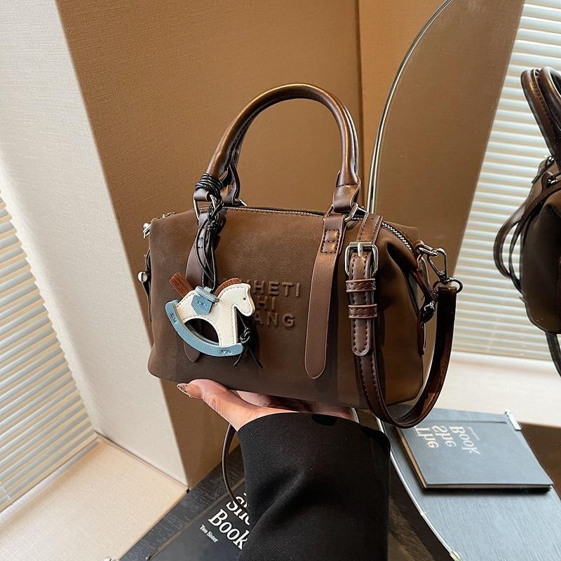 Vintage matte bag women's 2025 new commuter versatile messenger bag premium sense portable Boston bag pillow bag