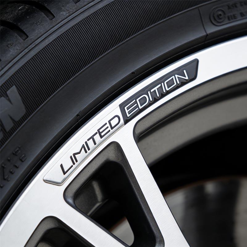 Aluminum LIMITED EDITION Car Wheel Hub Decoration Sticker For Sports Modification Accessories