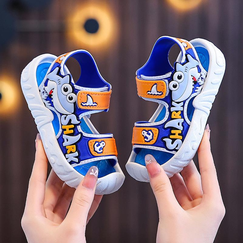 New trendy summer sandals for boys, stylish soft-soled shoes for older children, stylish children's and toddler boys' beach shoes