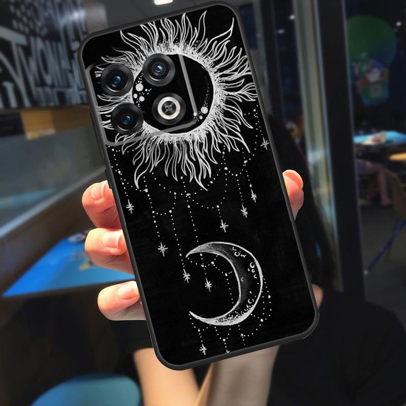 Black White Moon Space Astronaut Funda For OnePlus 10T 8T 9RT 12 13 13R 11 9 10 Pro OnePlus Nord 4 CE 2 3 Lite N20 N30 Case