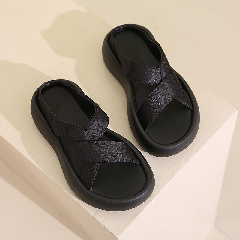 Cool Slippers Women's Summer Wear 2025 New Go Out Platform Casual Beach Sandals Lazy Fashion Pregnant Women One-word Drag