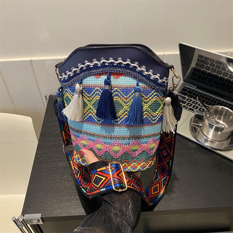 High-End 2025 Women's Ethnic Woven Tassel Crossbody Bucket Bag