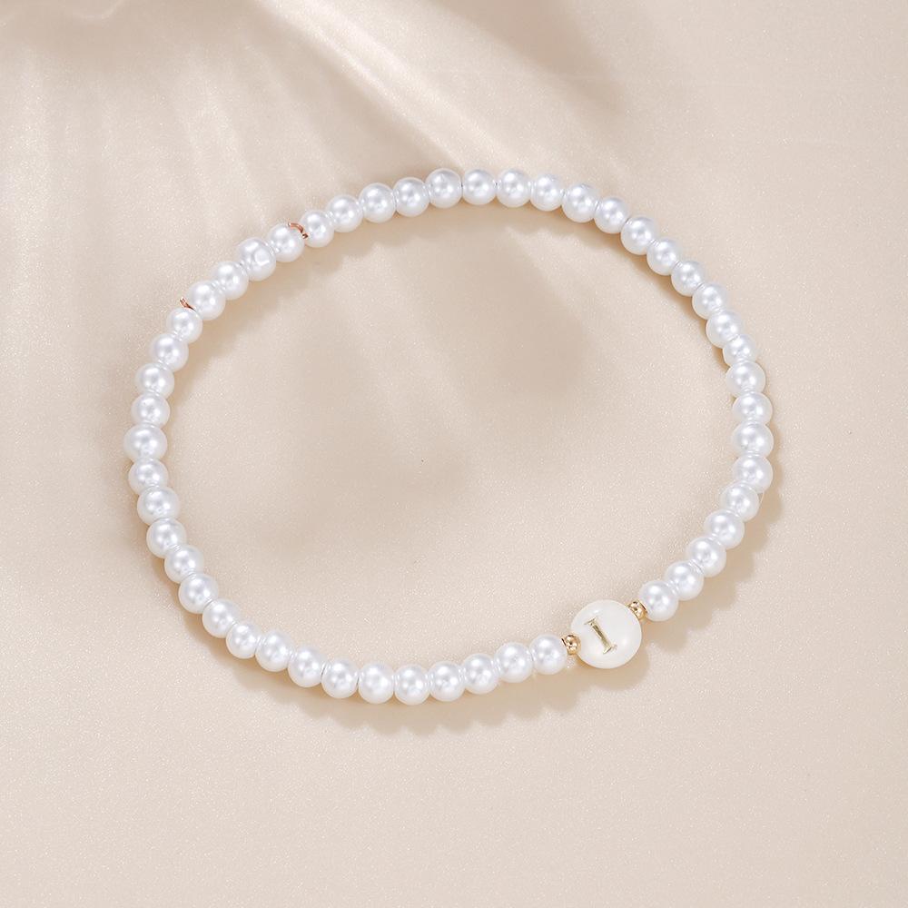 26 Alphabet Letter Shell Charm Artificial Pearl Bracelets Women Girl Charming Simulated Pearl Beads Wristband Bracelets Jewelry