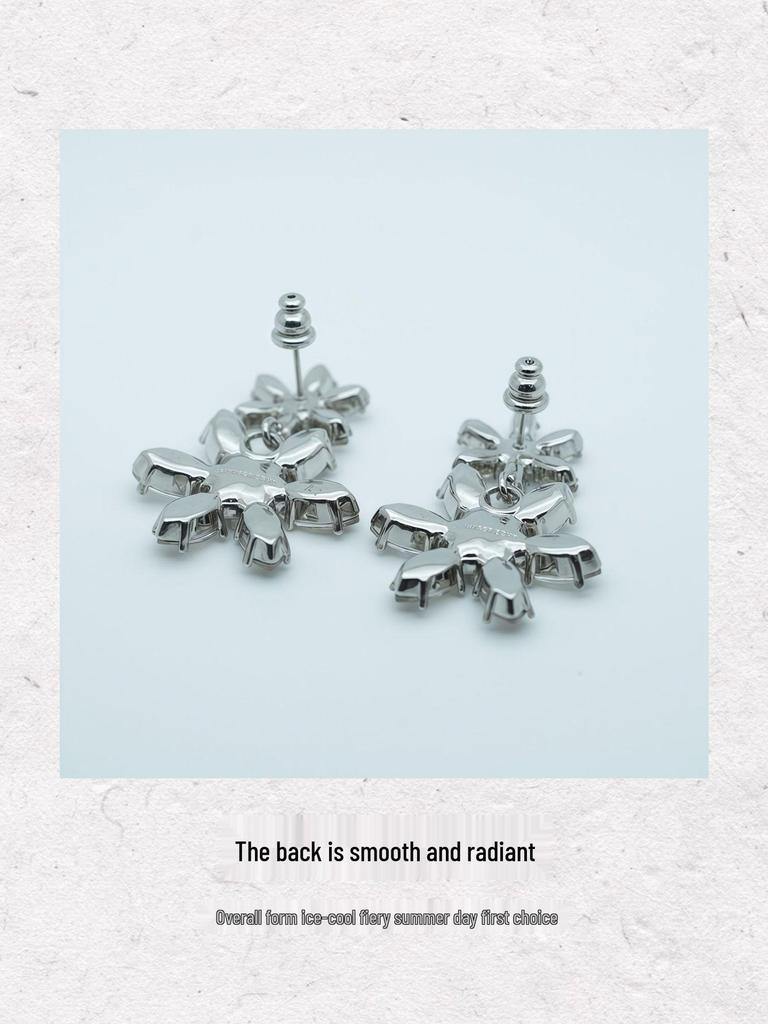 High-End Crystal Flower Stud Earrings: Elegant, Luxurious, Versatile for Any Occasion