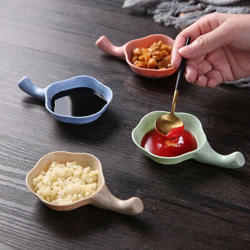 1Pc Household Tomato Soy Sauce Salt Vinegar Flavor Spices Plate Wheat Straw Seasoning Dish Tableware Small Breakfast Dish