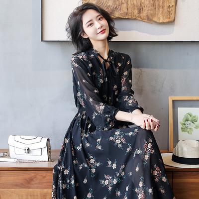 Chiffonkleid, Frühlings- und Herbstkleidung, neue Damen-Taillenstraffung, schlankmachendes Temperament, langärmeliger, floraler, plissierter langer Rock