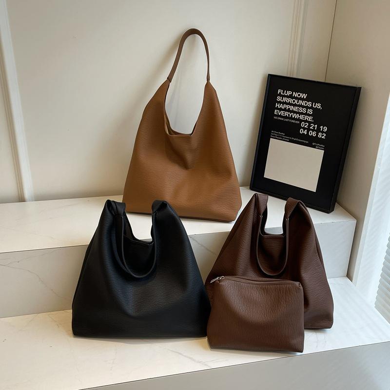 New large-capacity bag, women's retro commuter shoulder bag, casual fashion messenger bag, underarm tote bag.