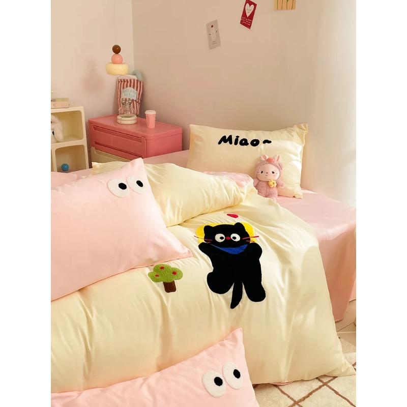 Gentle Cream Tone Duvet Cover Embroidery Craft Kitten Pattern Bedding Skin-friendly Washed Cotton Quilt Cover for Boys and Girls