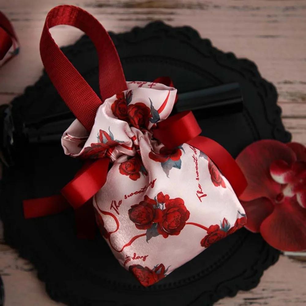 Kreative chinesische Stil Braut und Bräutigam Partyzubehör Brokat Chinesischer Knoten Süßigkeitentasche Verpackungstasche Henkeltasche Hochzeitsmitbringsel Geschenk