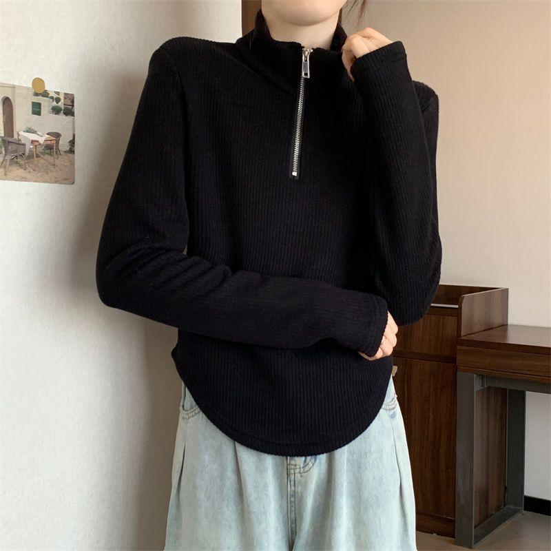 A Loose, Slimming and Warm Long-sleeved Top for Women In Autumn and Winter with A Half-zipper Striped Base Layer