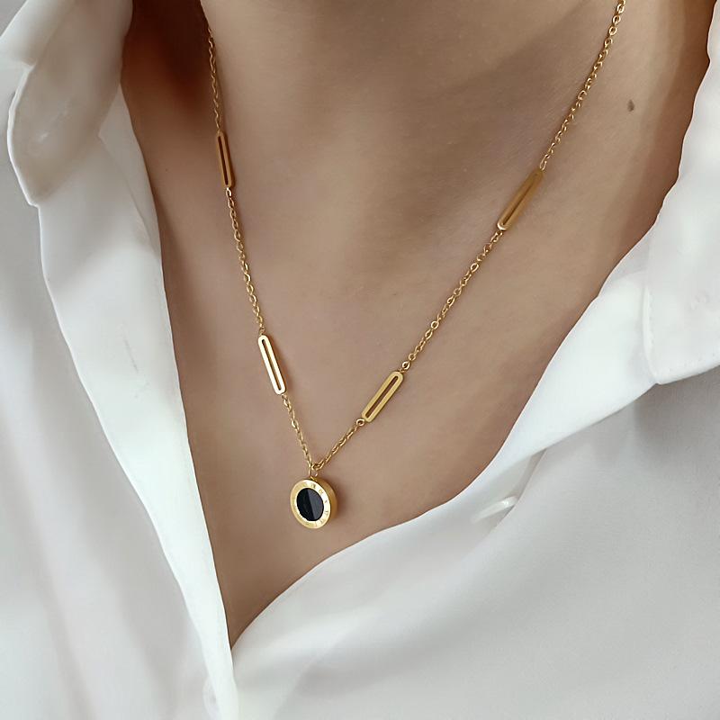 2024 Double-Sided Black & White Titanium Steel Necklace: Women's Fashionable Classic Versatile Clavicle Chain