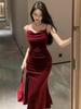 Elegantes französisches Bodycon-Slip-Kleid aus Gold-Samt: Herbst-/Winter-Fischschwanz-Design mit Schlitz, Perfekt für Abendgarderobe