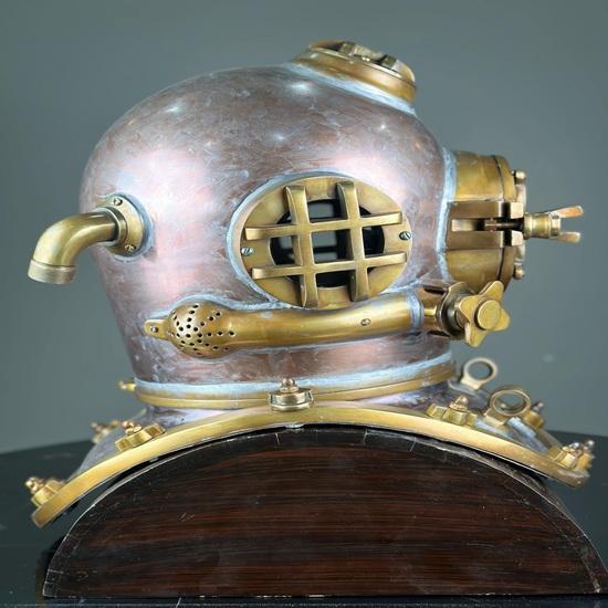 45.72 Cm Diving Helmet Heavy Boston Sea Scuba Diving Divers Helmet with Wooden Base Marine Nautical Home Décor Item