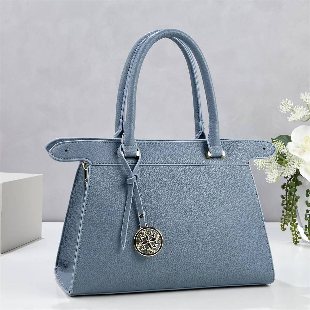 Fashion Womens Handbag With Zipper Closure And Multiple Inner Pockets For Casual Outings