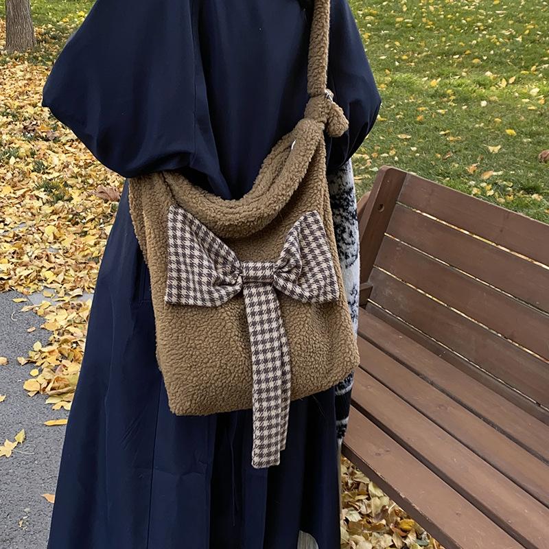 2025 autumn and winter new crossbody shoulder bag wind bow plush bag lamb wool student canvas bag