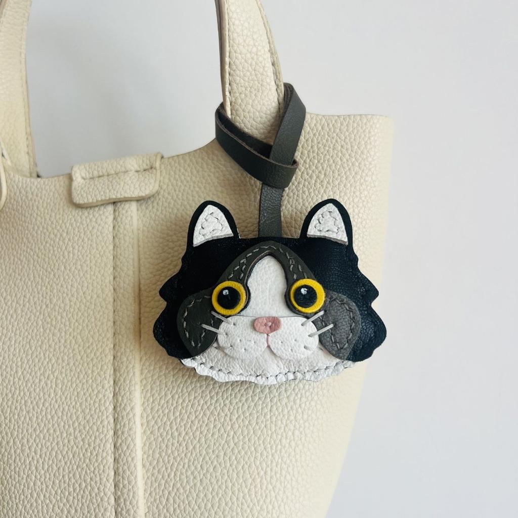 Handmade Genuine Leather Cat Keychain I Cute Kitty 3D Carved Keyring for Women/Men I Multi-Styles Animal Jewelry Gift