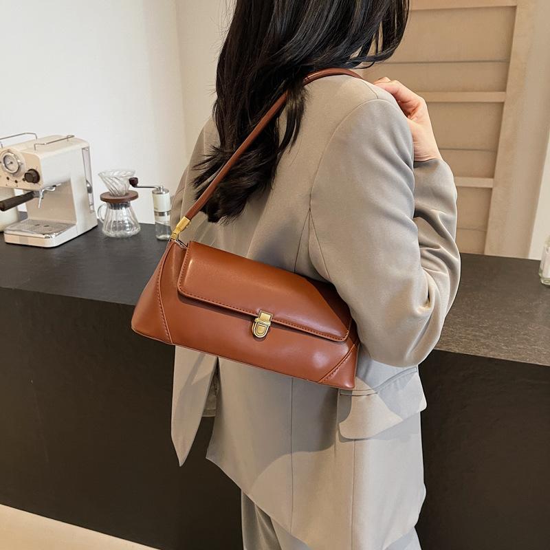 2025 new niche design armpit bag medieval bag hand carry shoulder handheld women's bag baguette bag trend bag