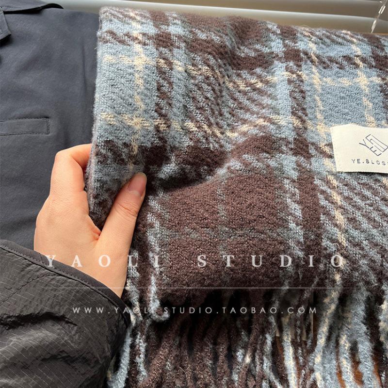 

Женский шарф большого размера, утолщенный, малиново-розовый, в клетку, с кисточками, для осени и зимы