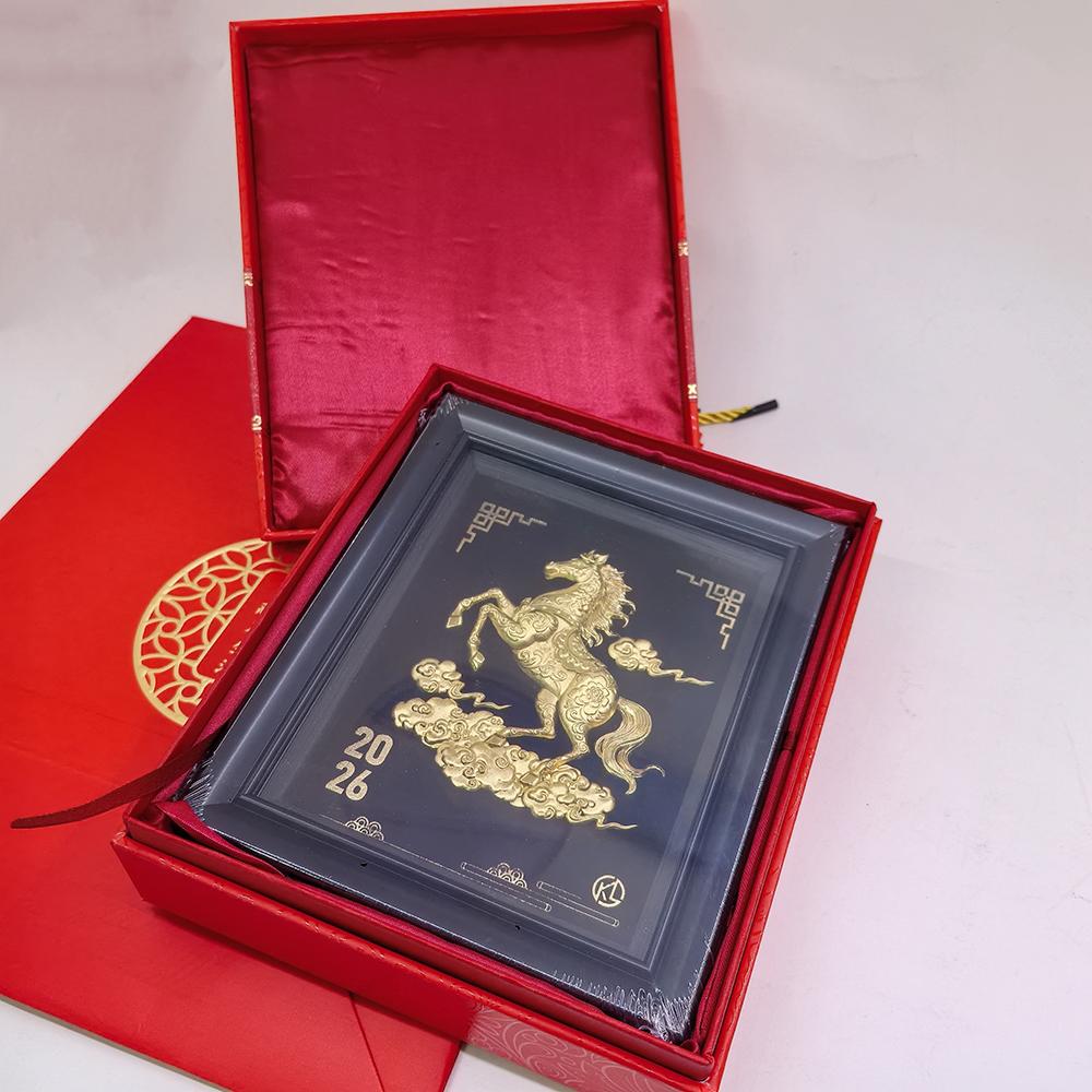 

Gold Foil Chinese Year of the Horse 2026 Decor Painting Lucky Blessing Ornament Red Gift Box Home Wall Decor New Year Souvenir 1pc and box