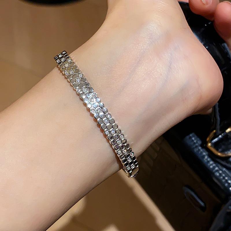 Geometric Bracelet, Light Luxury, High-end Bracelet, Niche Design, Fashionable and Versatile Bracelet