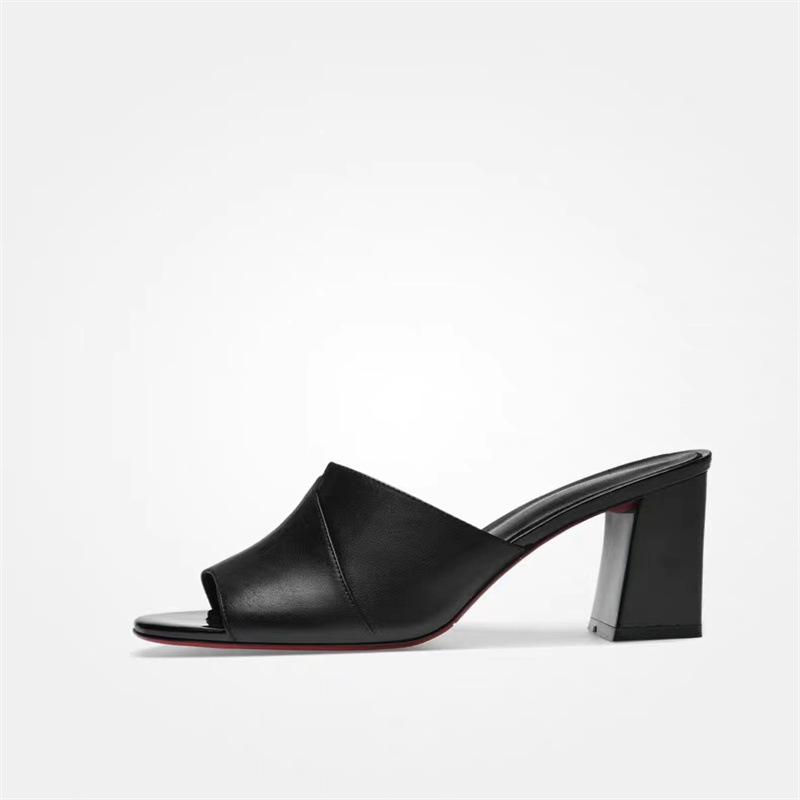 

2025 летняя повседневная верхняя одежда женские крутые тапочки европейский и американский простой толстый каблук с открытым носком женский высокий каблук шлепанцы на одном ремешке внешняя торговля 40 чёрный