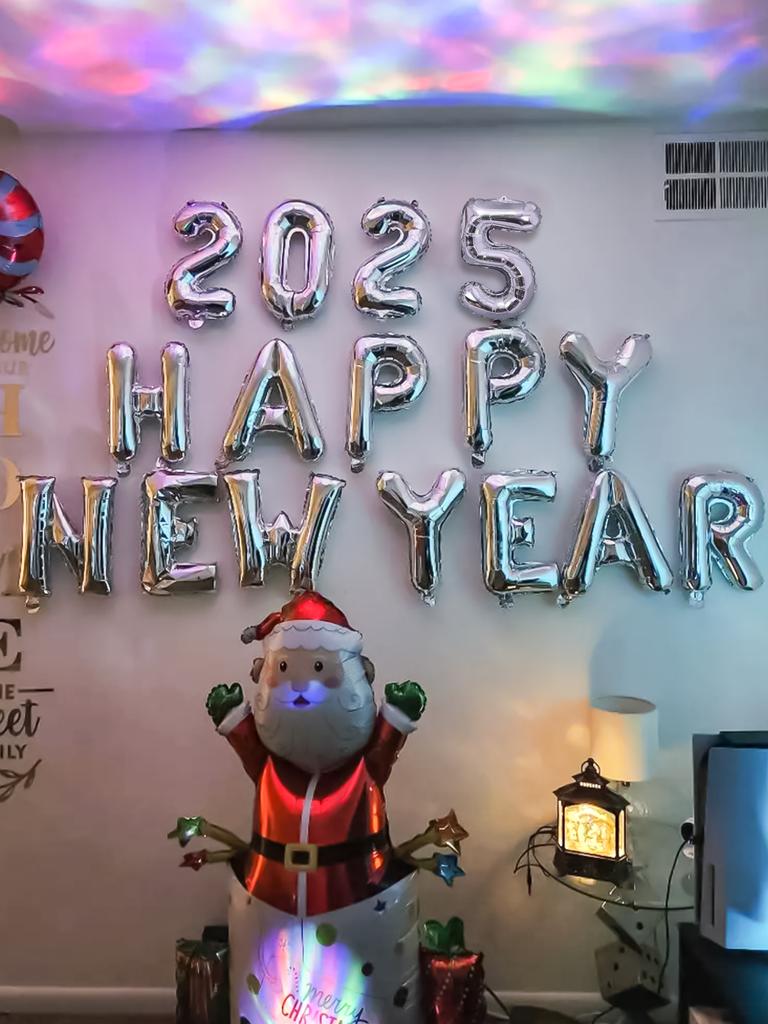 16pcs/set-16 Inch 2025 Happy New Year Aluminum Foil Balloon Set, New Year Holiday Decoration, Christmas Theme Party Decoration,