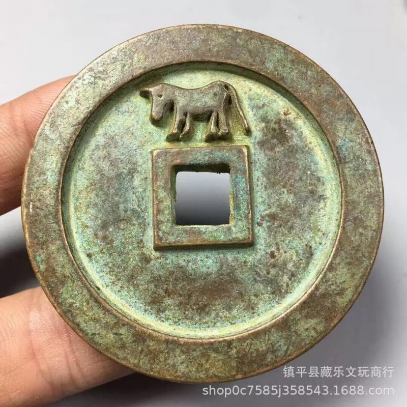 Antique Western King Reward Back Horse Antique Coin Large Thickened Reward Coin Green Embroidery Can Be Used for Paper Weight Co