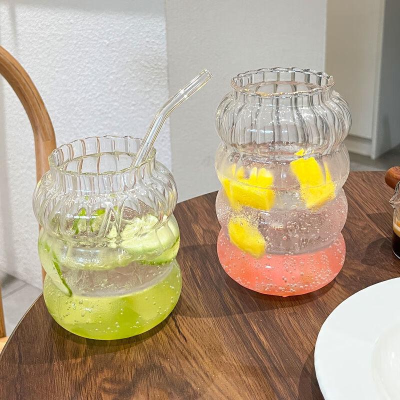 Ins-Stil Großer Glas-Getränkebecher mit Edelstahl-Strohhalmen