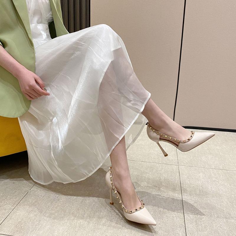 8-8 Sexy pointed high-heeled sandals women's hollow rivet high-heeled shoes women's thin-heeled sandals women's summer