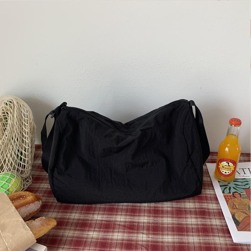 

New soft cloth bag women s messenger bag Japanese canvas bag student class bag large capacity simple cloth bag shoulder bag tide small (26 * 18 * 11) чёрный