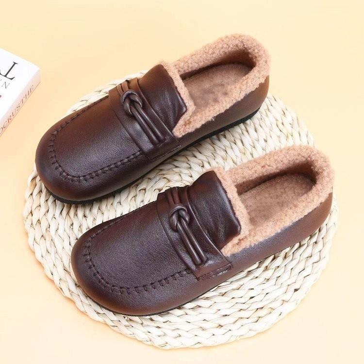 Fleece shoes women's 2025 new winter soft-soled mother Doudou shoes flat-soled one-pedal leather shoes warm extra thick cotton shoes