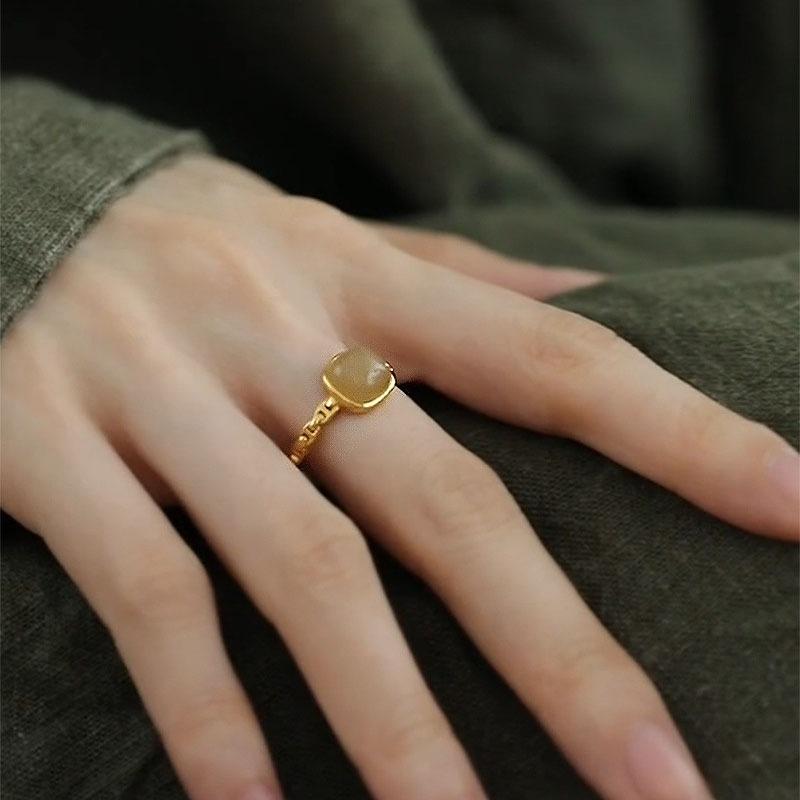 Vintage Palace Style Natural Ice Chalcedony Ring Light Luxury Exquisite Rings for Women Party Wedding High Quality Jewelry
