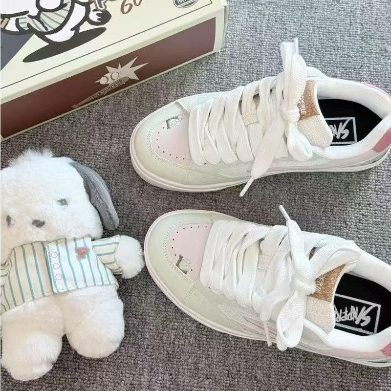 

Girl s heart beige bread shoes women s autumn new board shoes versatile casual white shoes tide 40
