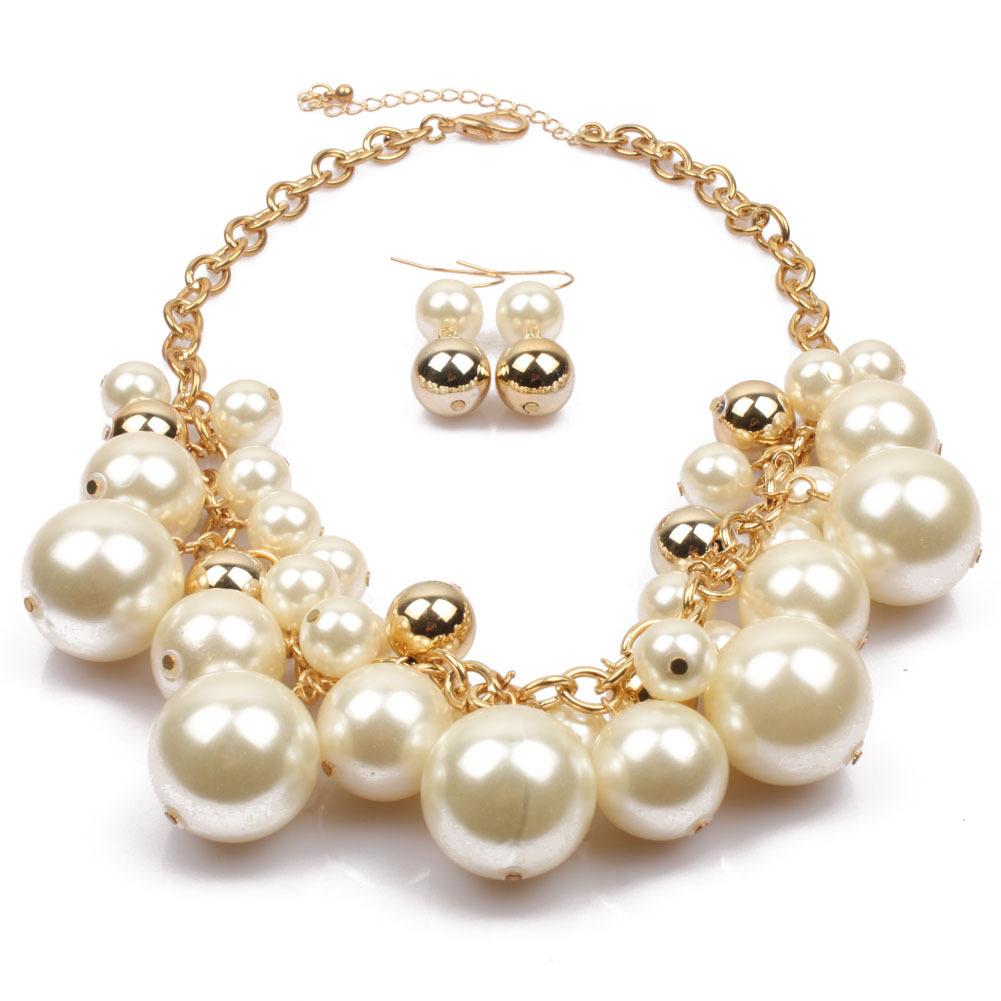 European and American Multi-layered Temperament Accessories Simple and Atmospheric Imitation Pearl Necklace Irregular Geometric Collarbone Necklace